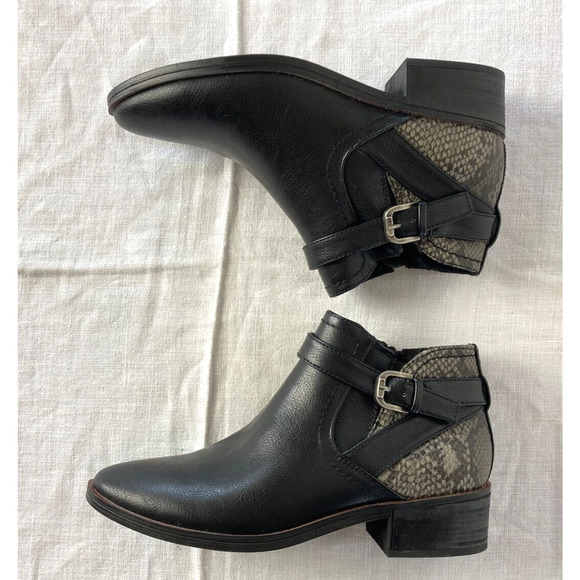 EUC Baretraps Ankle Boot, Bootie, Women's Size 7.5 M Black Faux Snake Skin - Picture 2 of 10